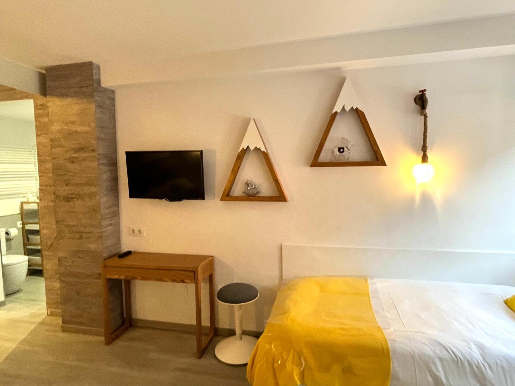 Apartamento UP BENASQUE FLOR de NIEVE Exterior foto